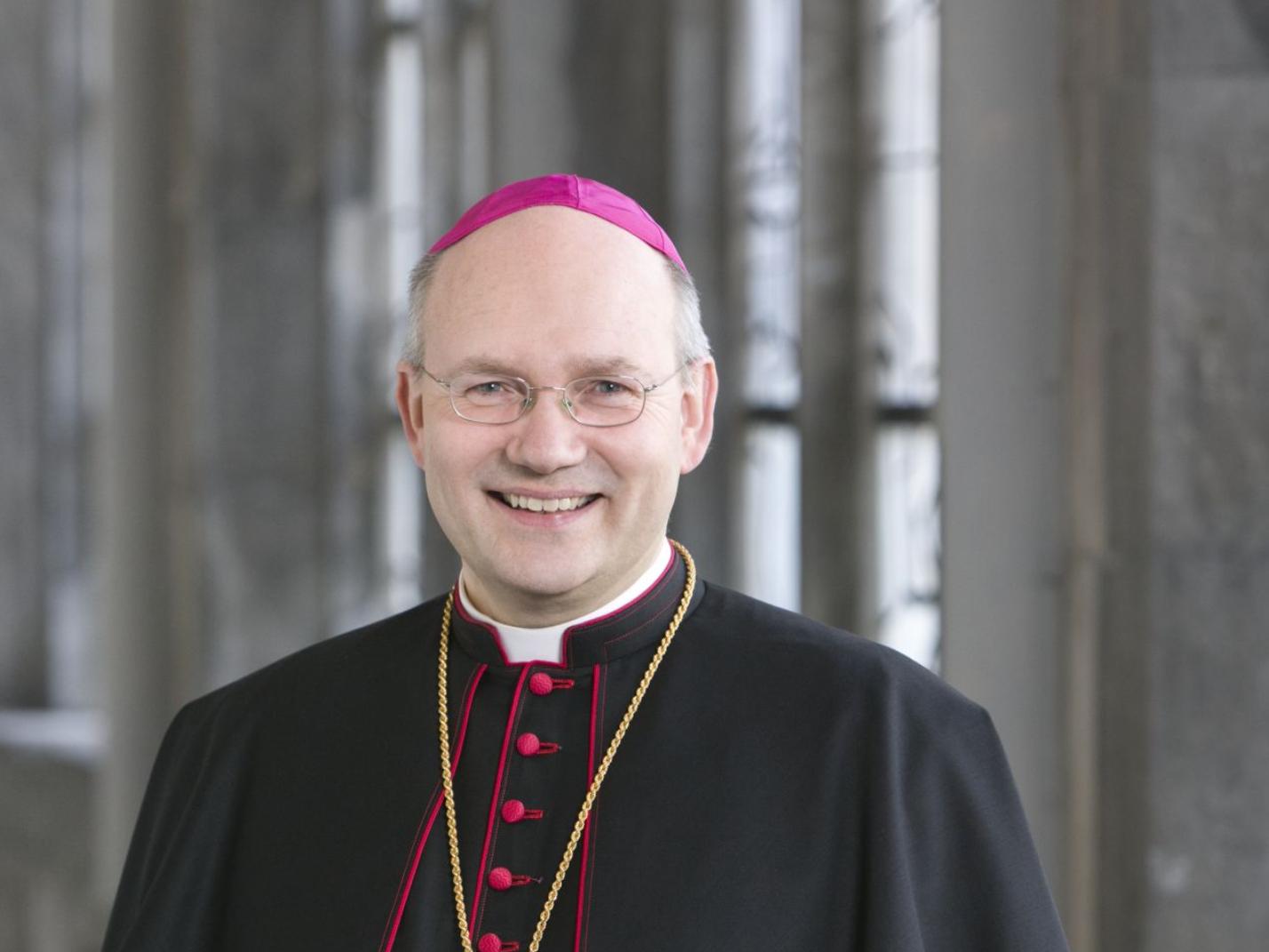 Bischof Dr. Helmut Dieser