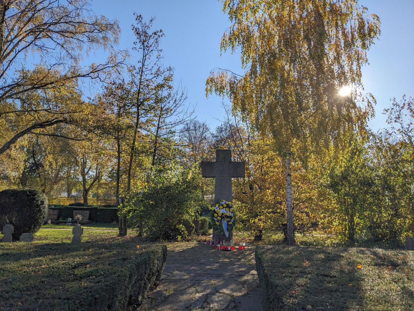 Der Friedhof Dürener Straße liegt zentral mitten im Ort. (c) Steffi Sieger-Bücken