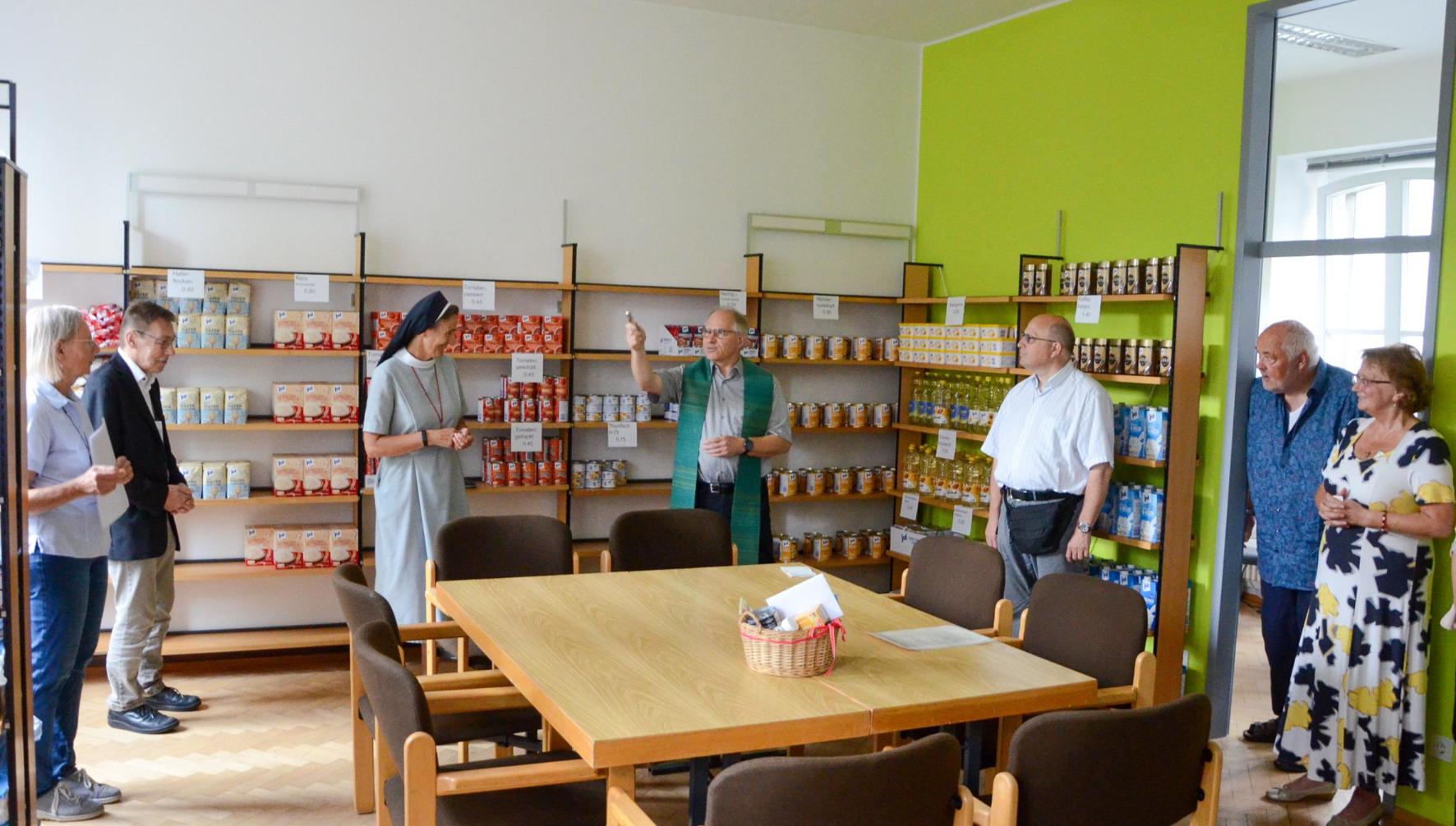 Mehr als nur einkaufen: Das VitusLädchen in Mönchengladbach. (c) Georg Maria Balsen