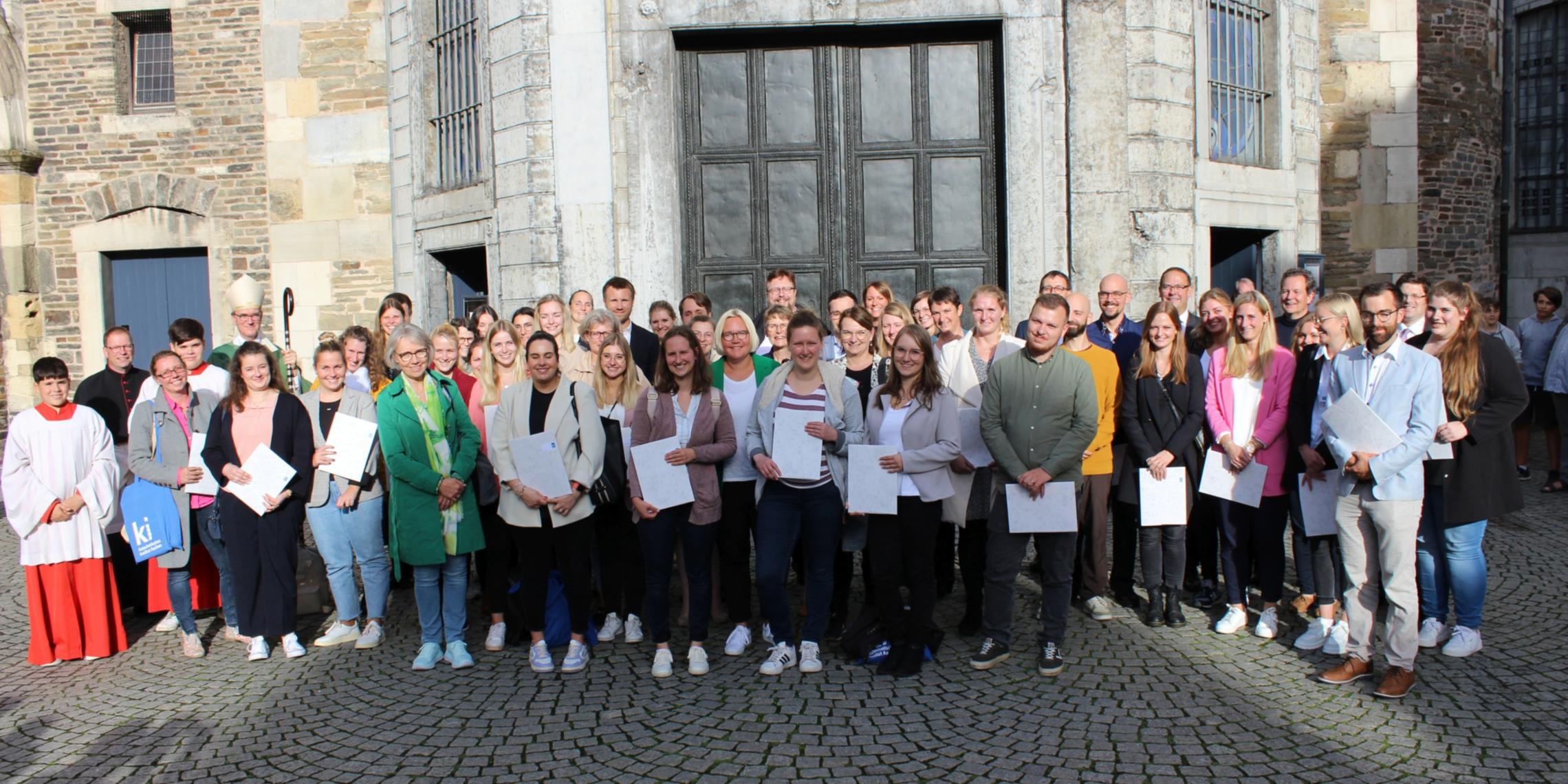 30 Religionslehrerinnen und -lehrer erhalten ihre kirchliche Beauftragung