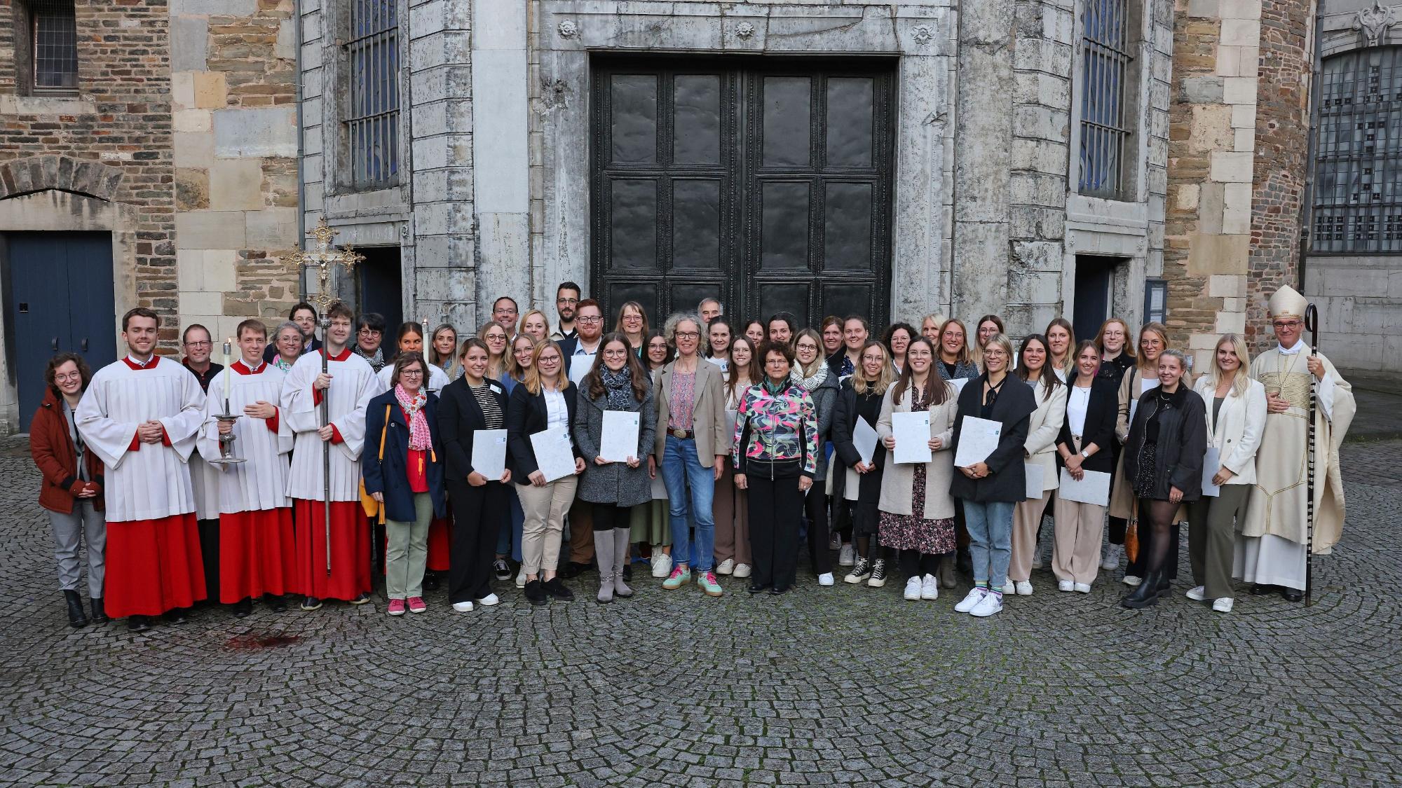 40 Religionslehrerinnen und -lehrer haben ihre kirchliche Beauftragung zur Erteilung des katholischen Religionsunterrichts erhalten.