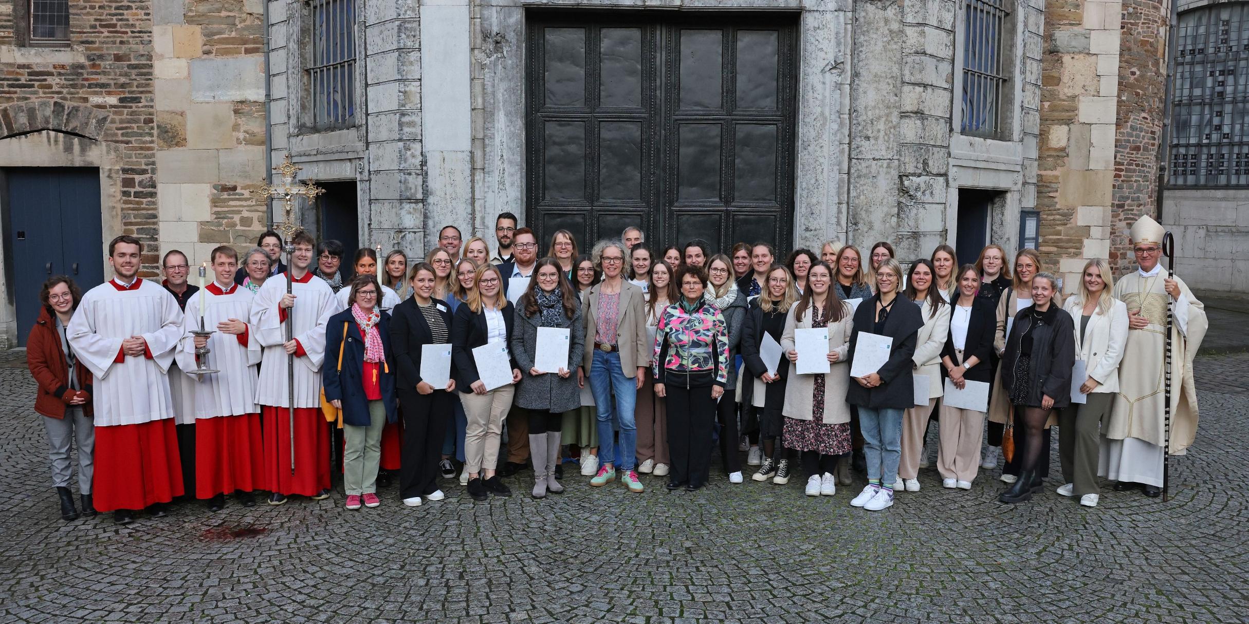 40 Religionslehrerinnen und -lehrer haben ihre kirchliche Beauftragung zur Erteilung des katholischen Religionsunterrichts erhalten.