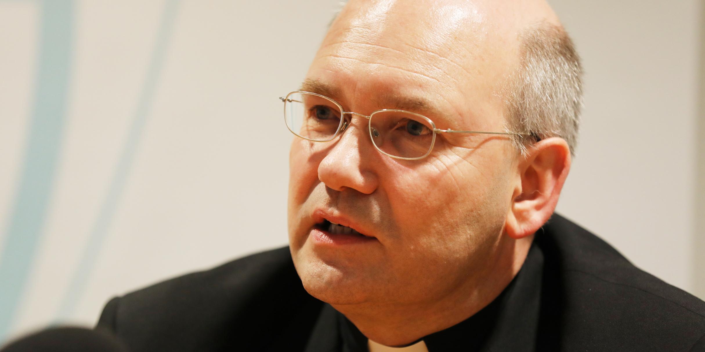 Bischof Dr. Helmut Dieser