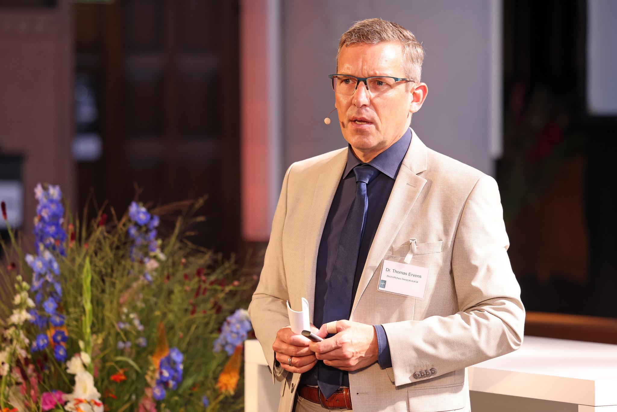 Dr. Thomas Erven wechselt zum 1. November 2025 an das Norbert-Gymnasium in Knechtsteden.