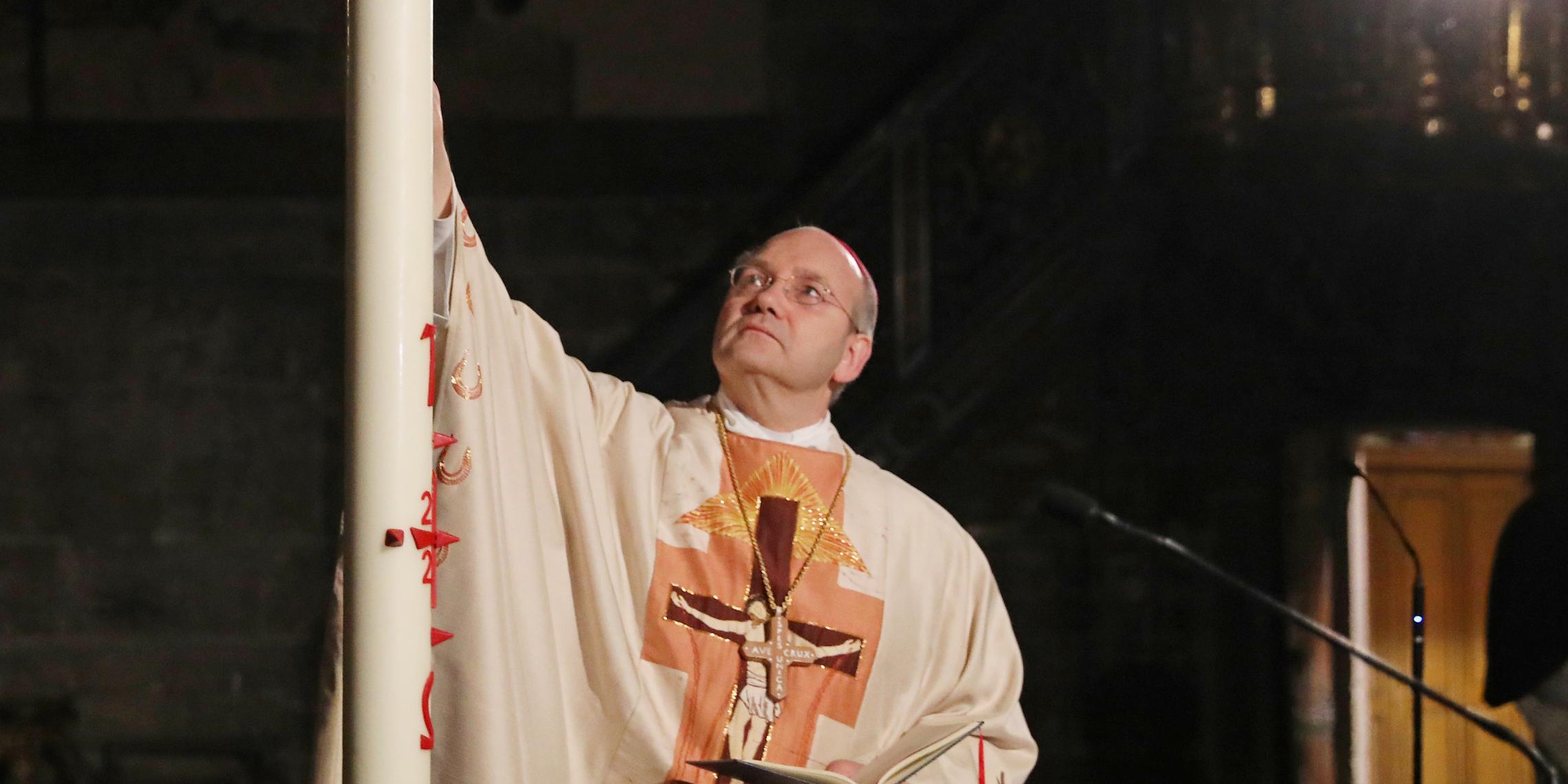 Entzünden der Osterkirche (Archivbild)