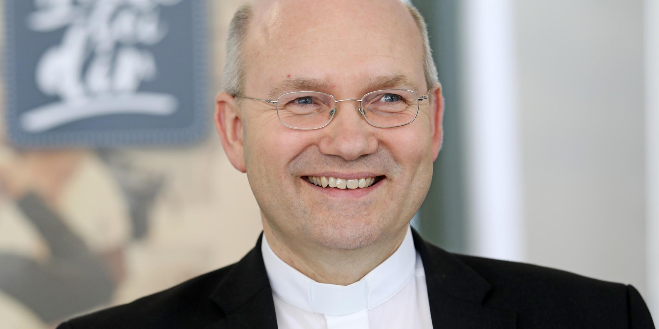 Bischof Dr. Helmut Dieser