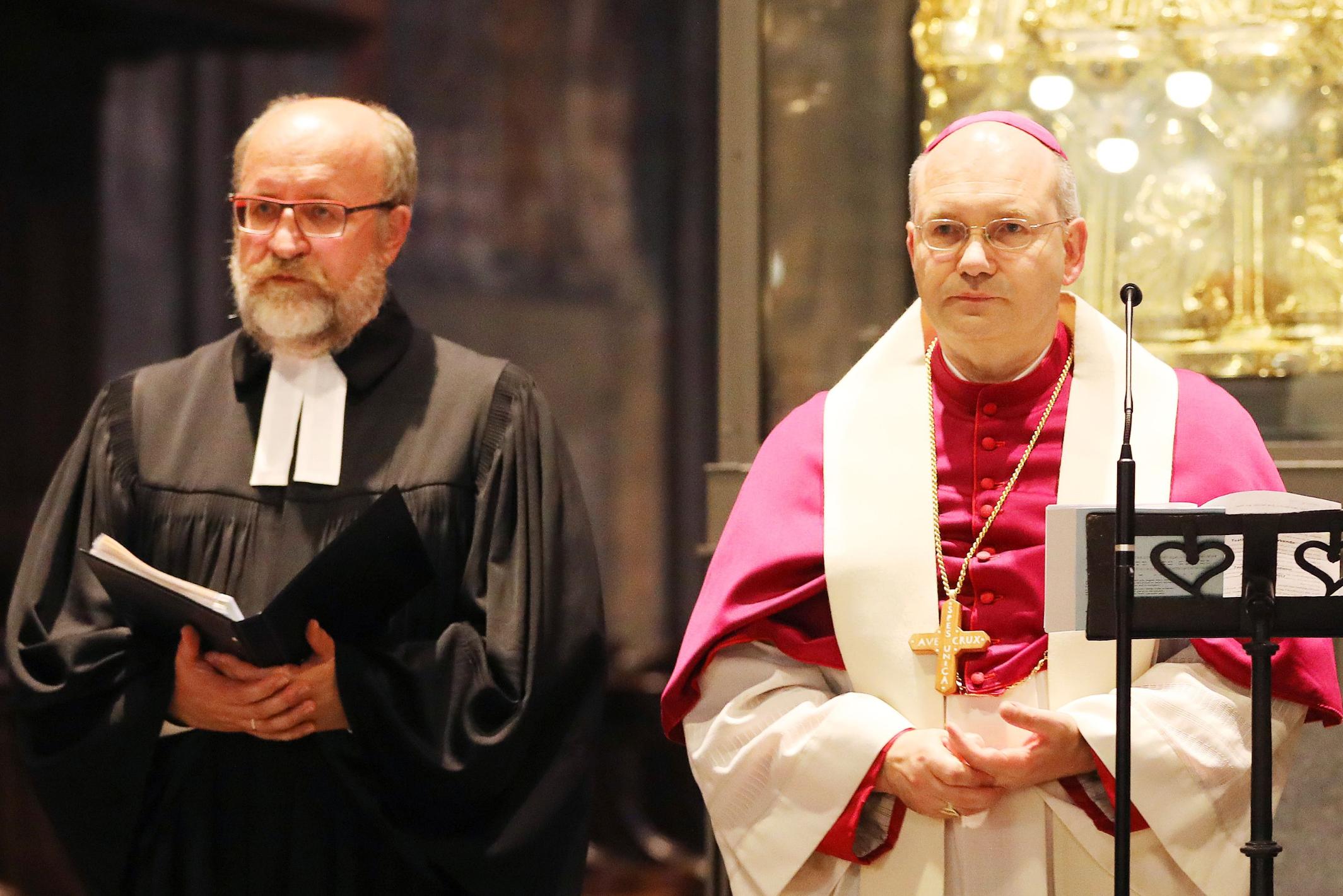 Hans-Peter Bruckhoff, Bischof Dr. Helmut Dieser