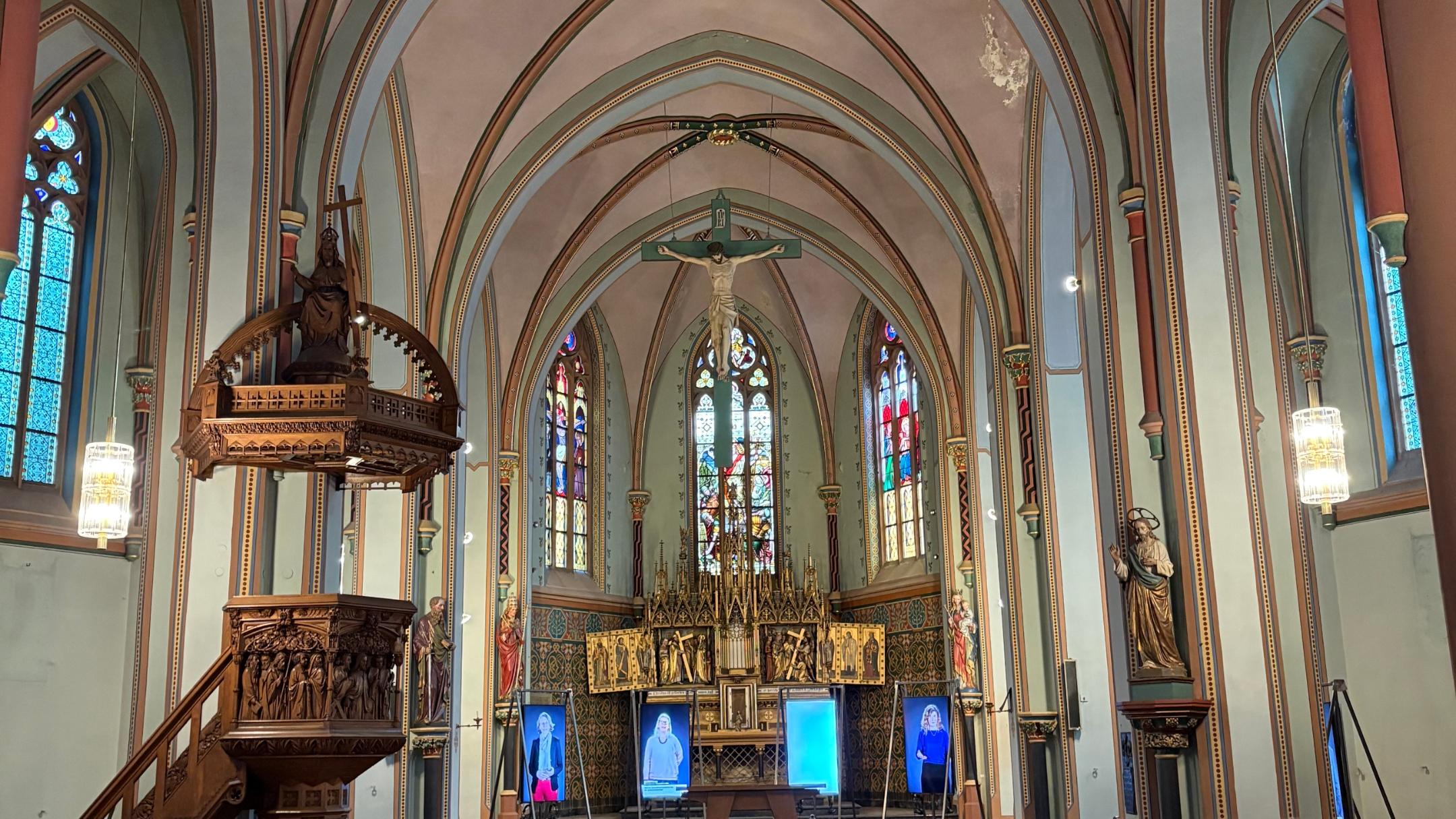 Auch fünf Jahre, nachdem sie profaniert wurde, ist Heilig Kreuz in Alt-Keyenberg imposant.
