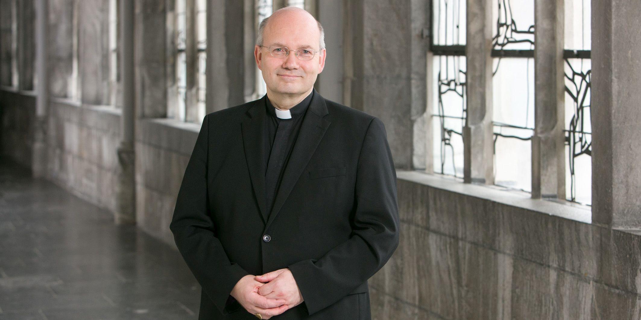 Bischof Dr. Helmut Dieser