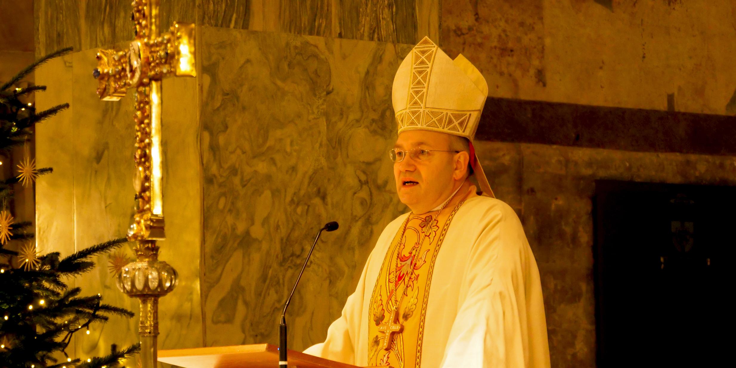 Bischof Dr. Helmut Dieser