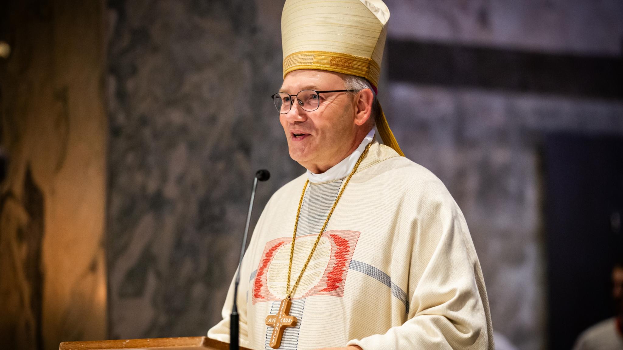 Lange Tradition: Bischof Helmut Dieser feierte mit Soldatinnen und Soldaten einen Friedensgottesdienst zum Weltfriedenstag.