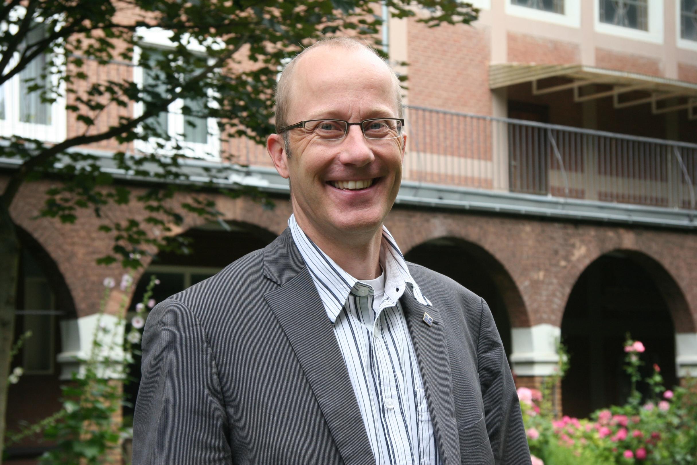 Dr. Frank Dillmann
