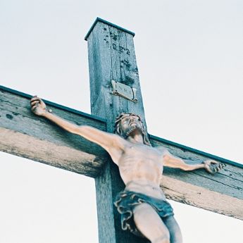„Vor dem Kreuz zu erkennen, dass ich ein Sünder bin und er auch meine Sünde beichtet, das ist keine Schande, sondern Gnade!“ , unterstrich Dieser in der Karfreitagsliturgie im Aachener Dom.