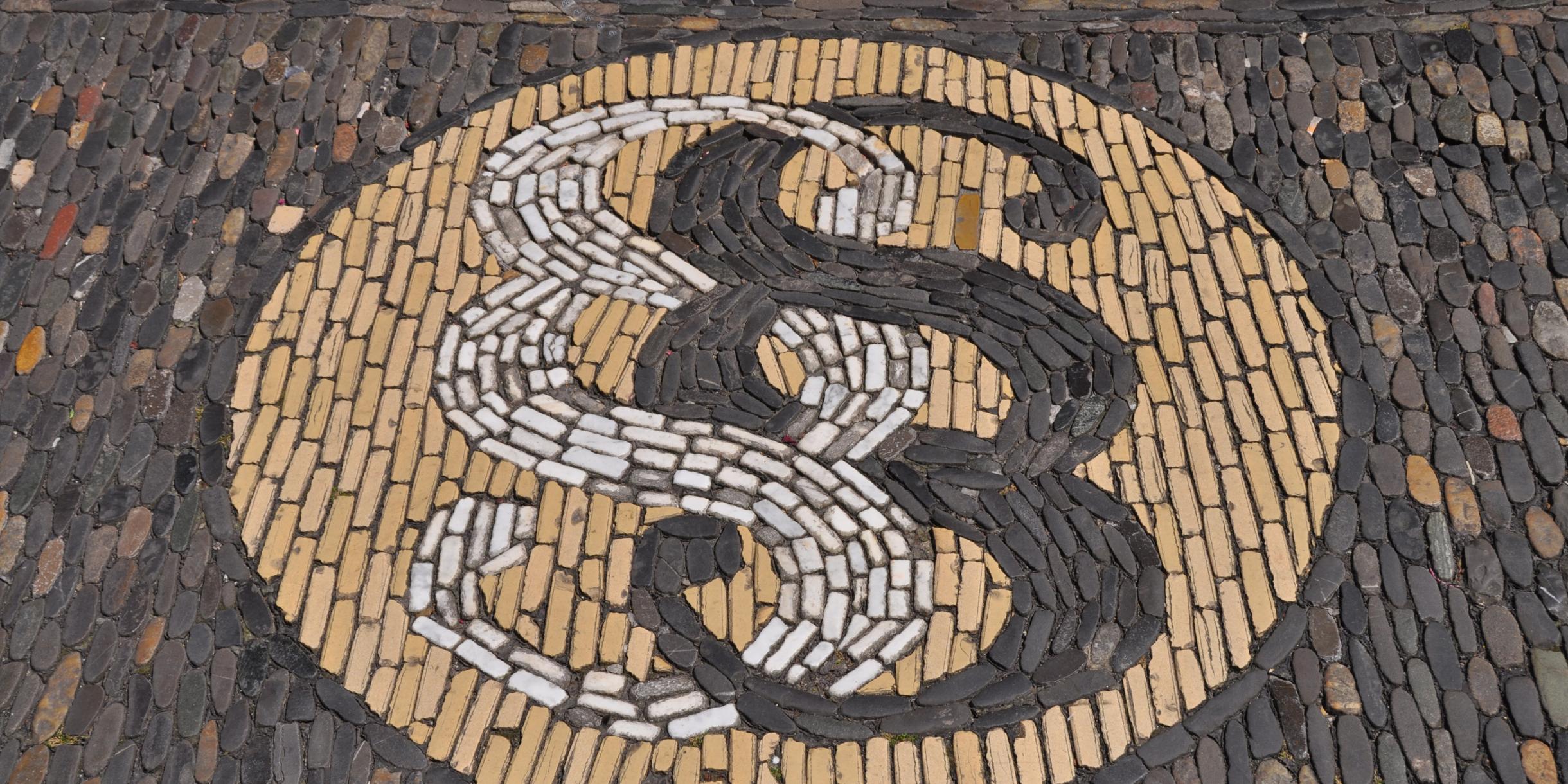 Neues Kirchenvorstandsrecht tritt in nordrhein-westfälischen (Erz-)Diözesen in Kraft.