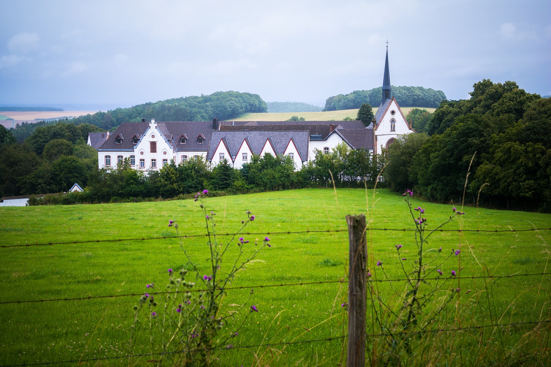Die Abtei Mariawald soll auch weiterhin ein Ort spiritueller Strahlkraft sein. (c) www.pixabay.com