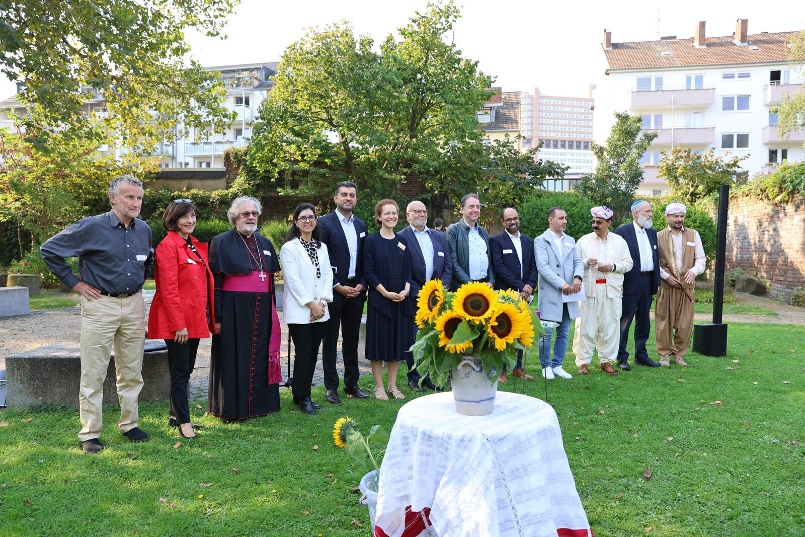 Gruppenfoto Mitwirkende der multireligiösen Feier in Köln