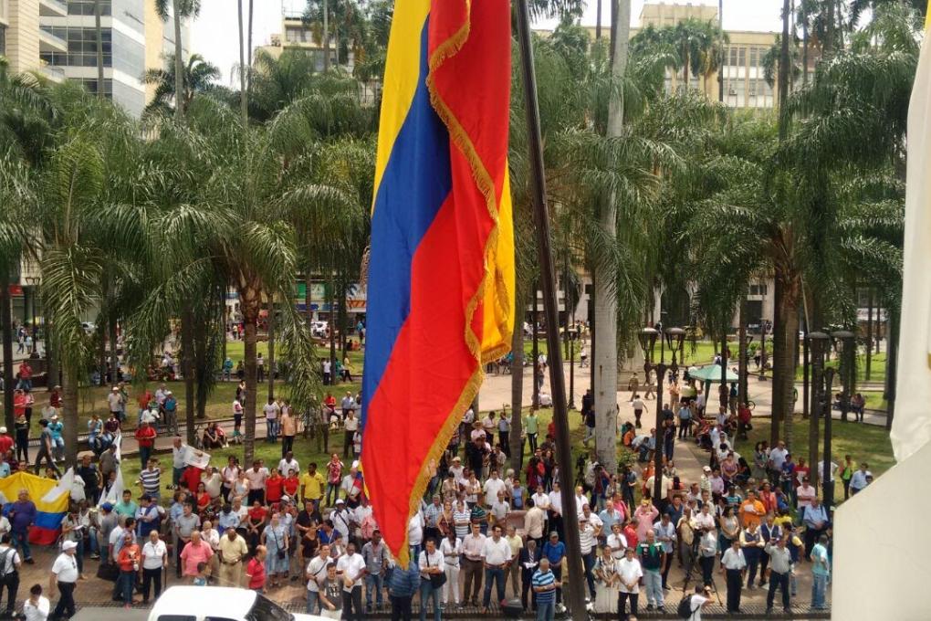 Versammlung für den Frieden auf der Plaza Caycedo im Zentrum von Cali.