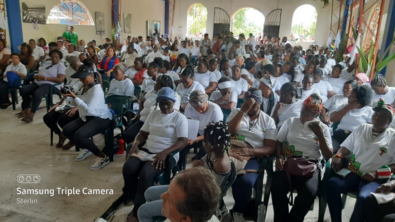 Mitfeiernde beim Gedenkgottesdienst in Bellavista am 2. Mai 2022 (c) P. Sterlin Londoño Palacios