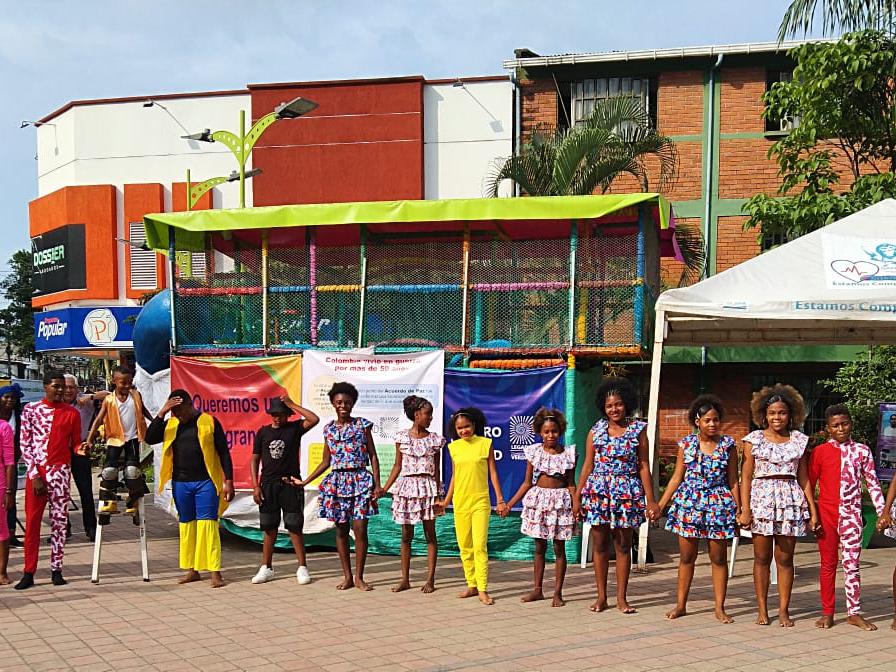 Jugendliche des Centro Afro bei einer Kundgebung in Tumaco zur Woche für den Frieden 2022