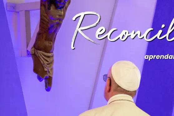 Papst Franziskus betet 2017 bei einem Gedenkgottesdienst in Villavicencio für die Opfer des bewaffneten Konflikts unter dem Kruzifix von Bellavista, wo bei einem Angriff auf die Kirche mehr 100 Menschen starben.