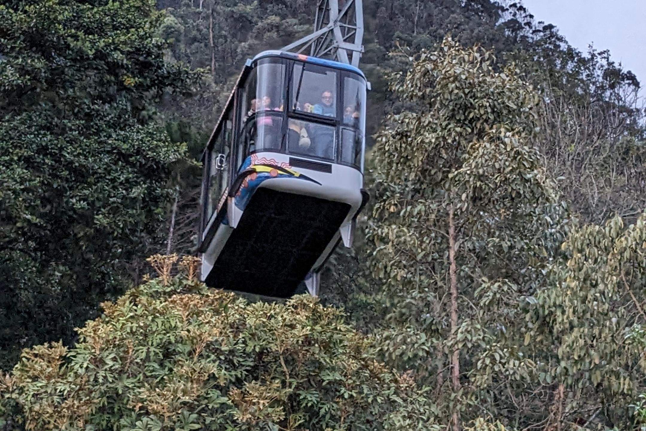 Schwerelos: Mit der Standseilbahn führt die Fahrt auf den Monserata (Hausberg von Bogota).