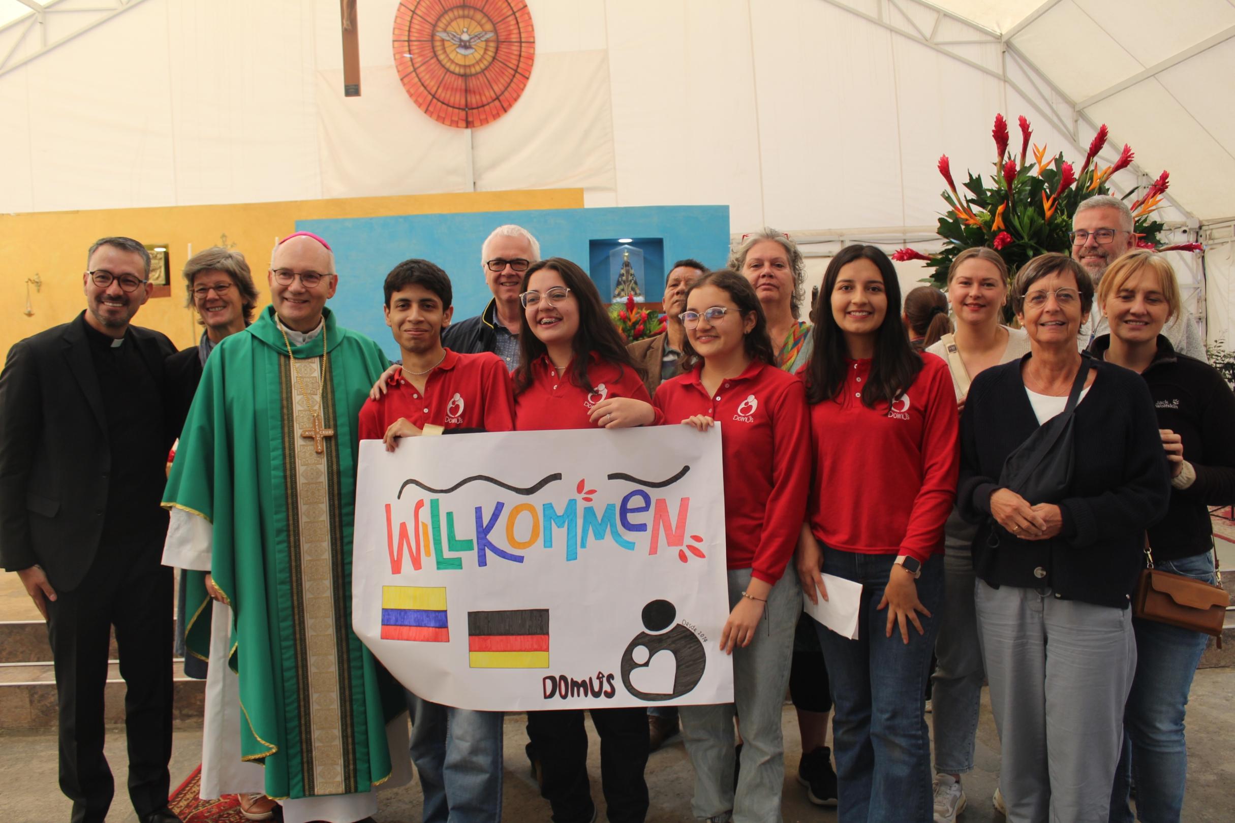 Die Großstadtpfarrei Nuestra Señora de Aparecida befindet sich noch im Aufbau und hält ihre Gottesdienste an einem provisorischen Ort ab.