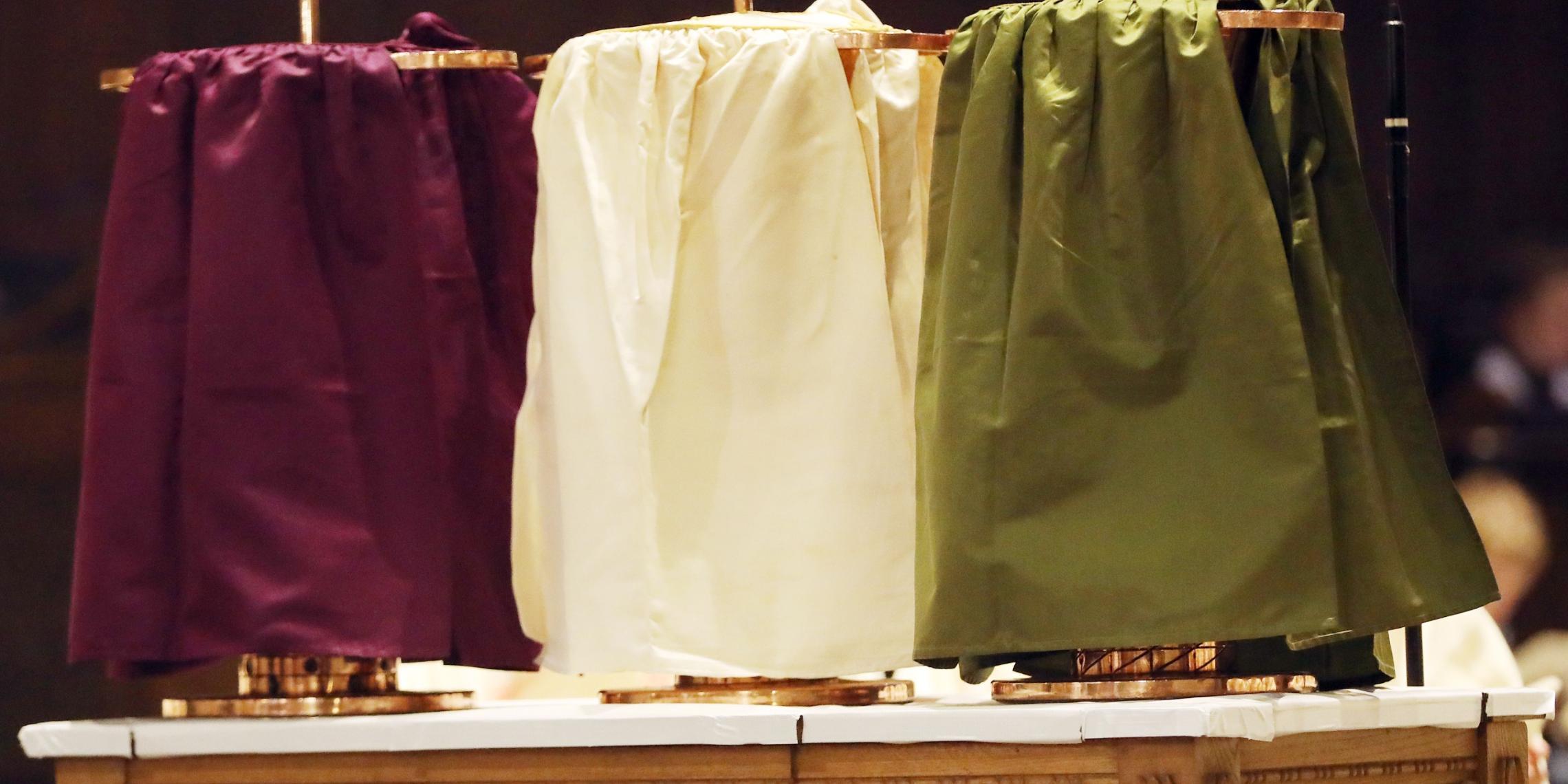 Gefäße für die Hl. Öle