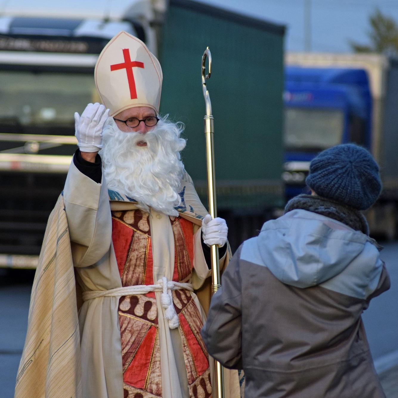 Nikolaus besucht Raststätte Aachen-Land Nord