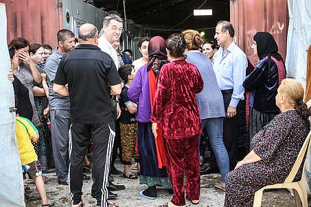 In diesen Containerdörfern sind im nord-irakischen Suleymania christliche Flüchtlinge untergebracht. missio-Präsident Prälat Dr. Klaus Krämer hat sie 2016 besucht.