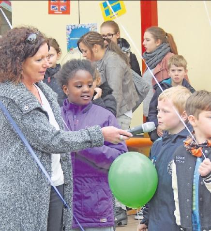 Interviews, Rätselfragen und jede Menge Spiele: Auf dem Kinderfest in Jüchen
bekannten sich alle als „Kinder einer Welt“.