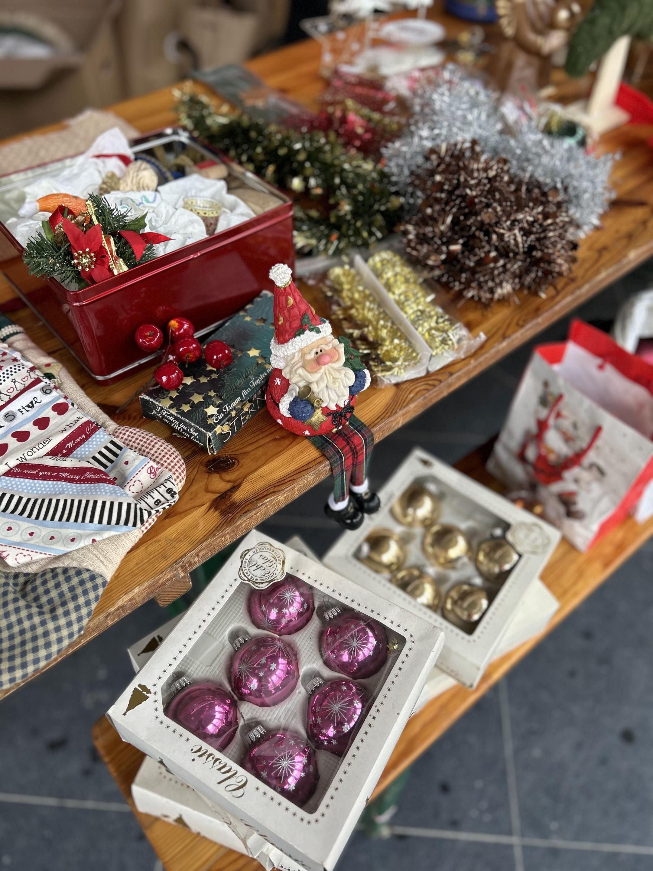 Weihnachtsdekotausch am Elisenbrunnen