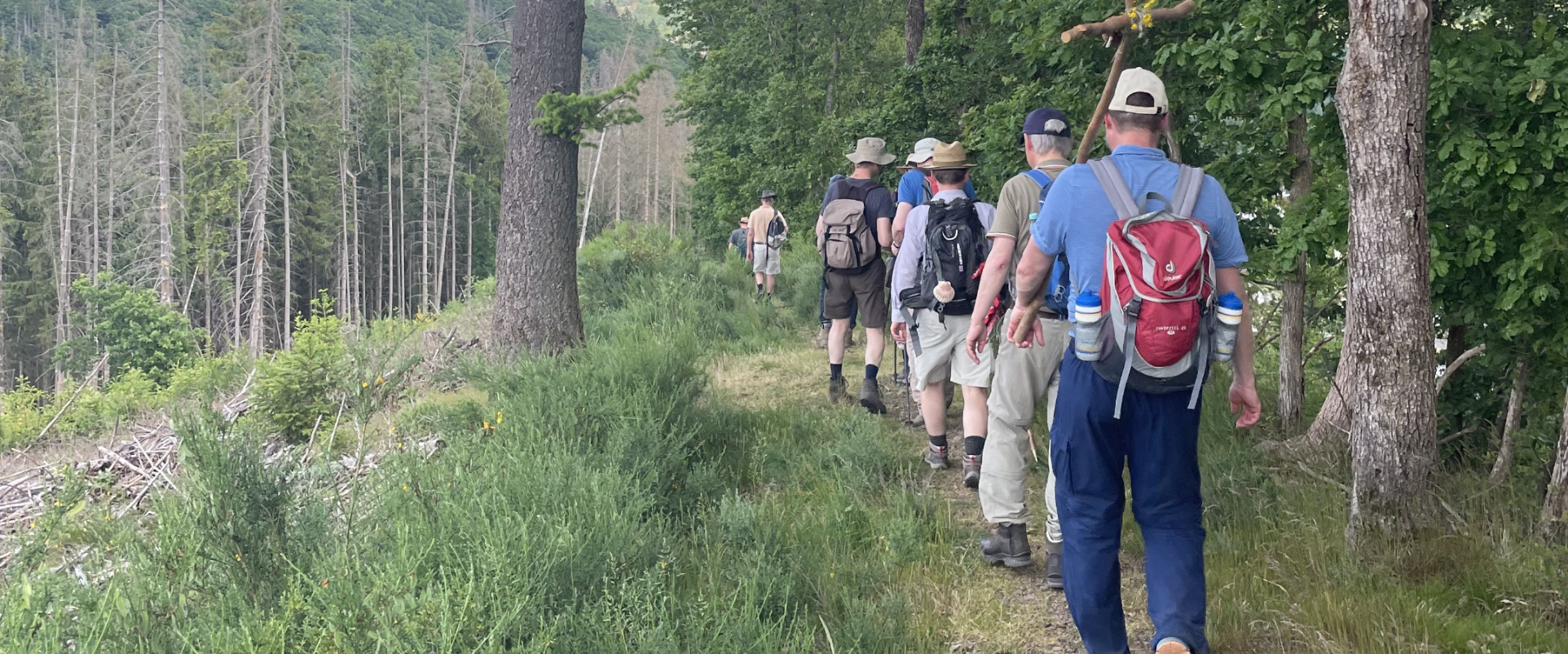 Männer auf dem Weg
