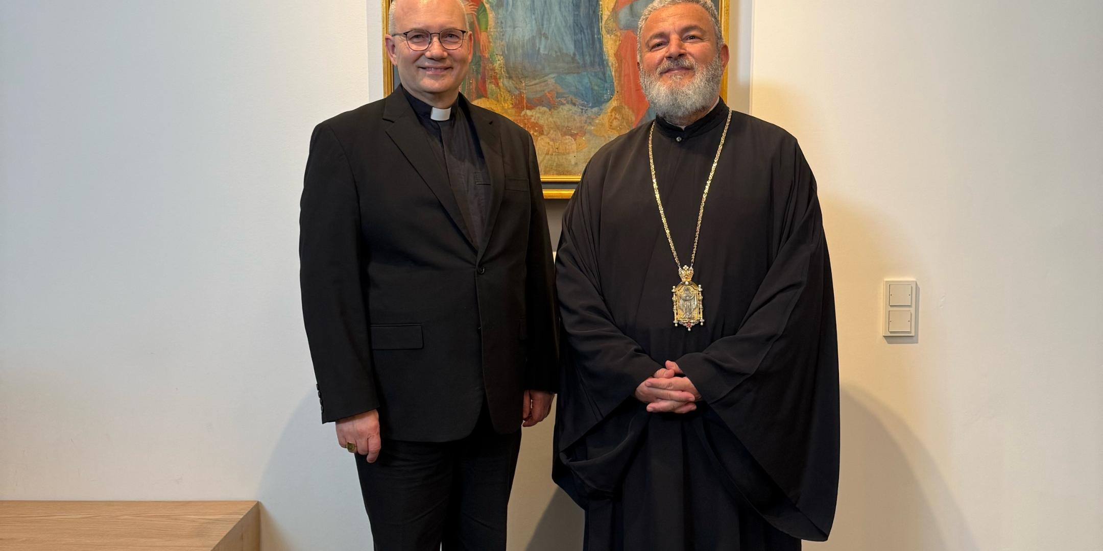 Der Aachener Bischof Helmut empfing den rum-orthodoxen Metropoliten Isaak in Aachen.