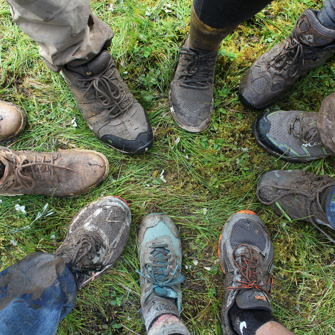 Wanderschuhe im Kreis