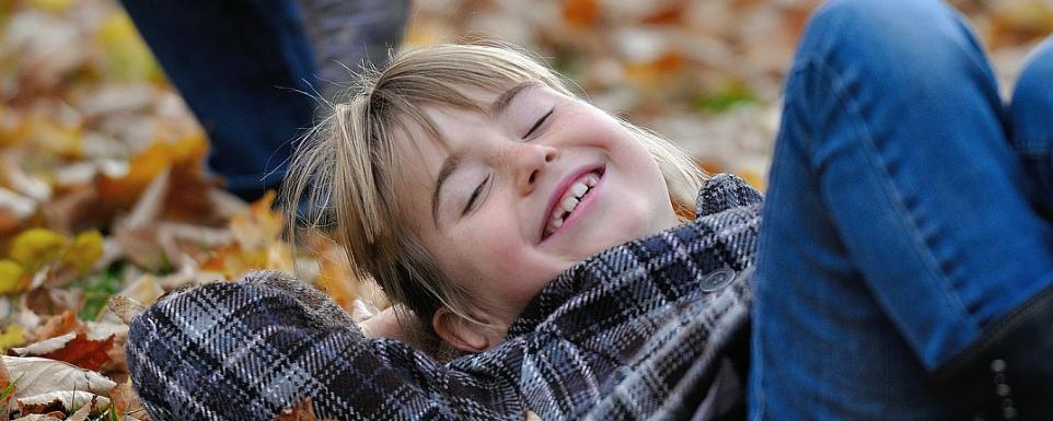 THEMA: KINDER UND JUGENDLICHE