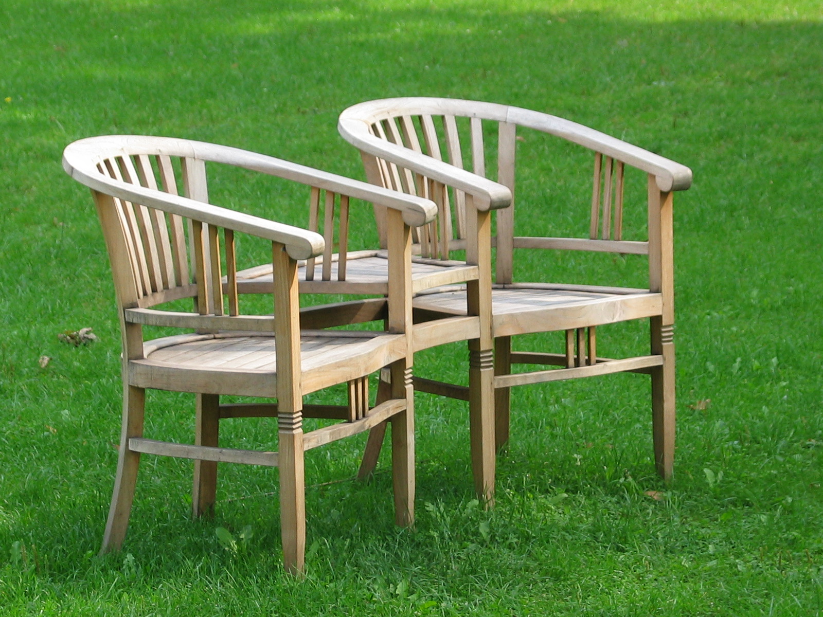 Stühle im Garten
