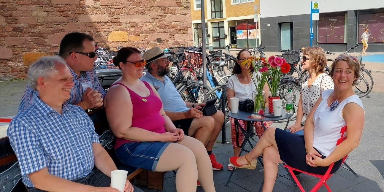 Sehbehindertensonntag 2022 - Ver*rückte Kirchenbank in Düren - Aktionsstand