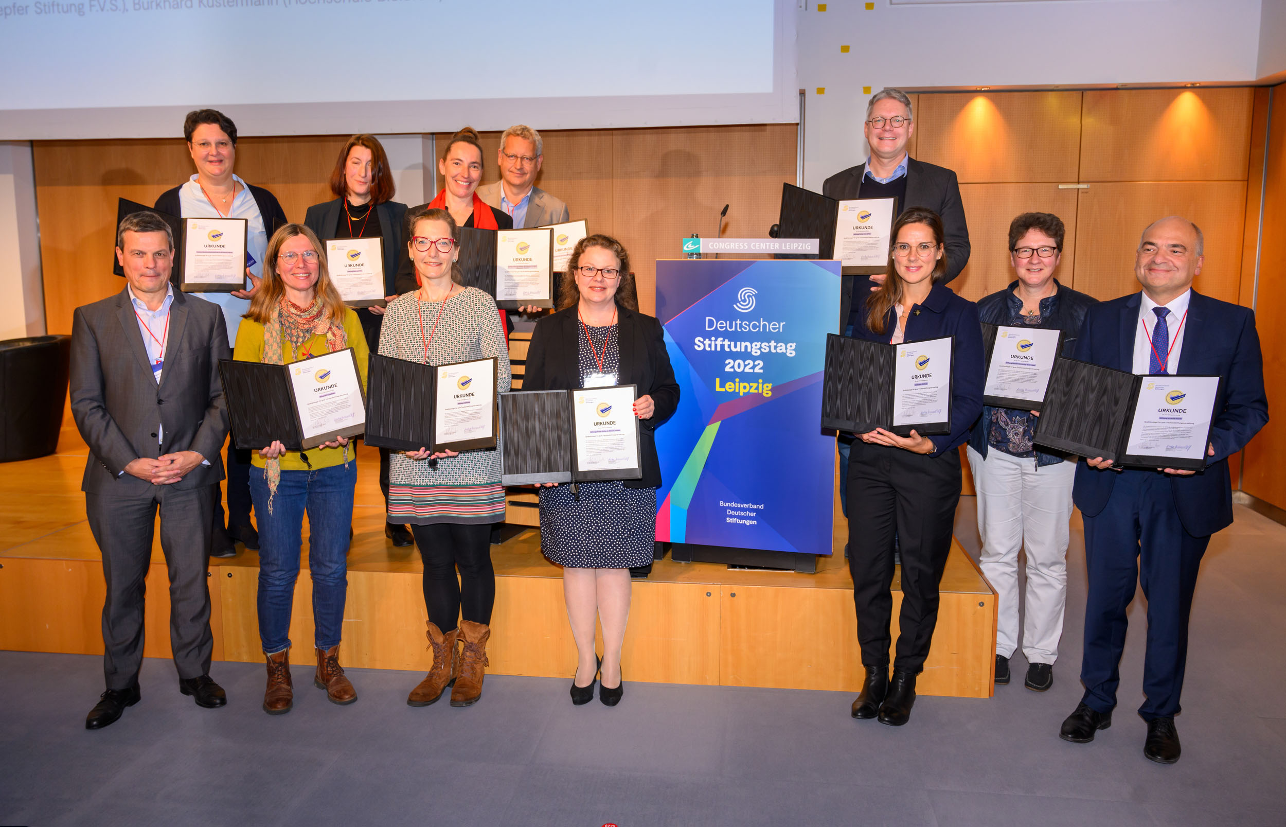 Verleihung des Treuhandsiegels an 11 Organisationen