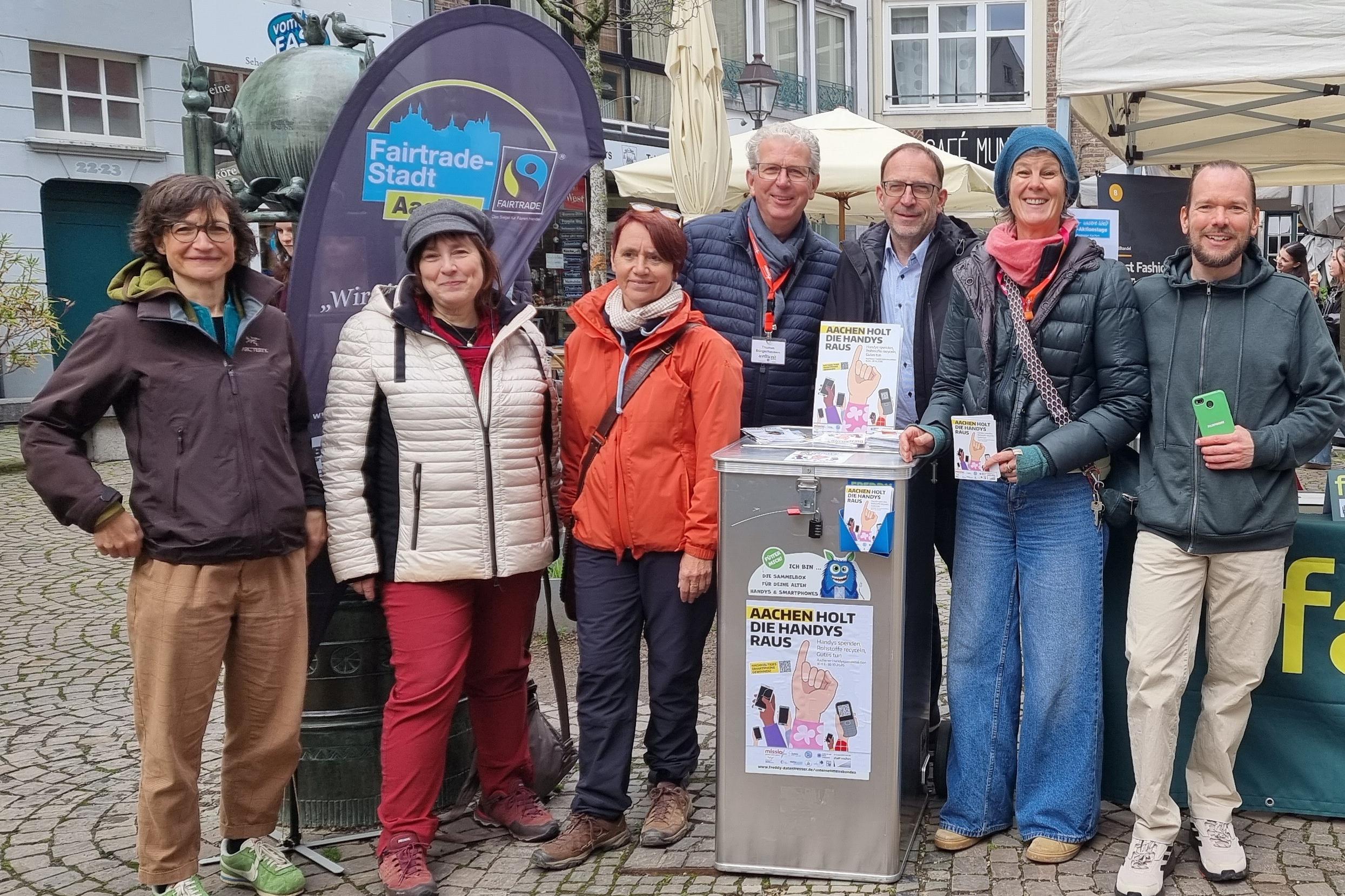 Bei den Fairtrade-Aktionstagen der Städteregion Aachen wurde u. a. auf die Handysammelaktion von missio aufmerksam gemacht.