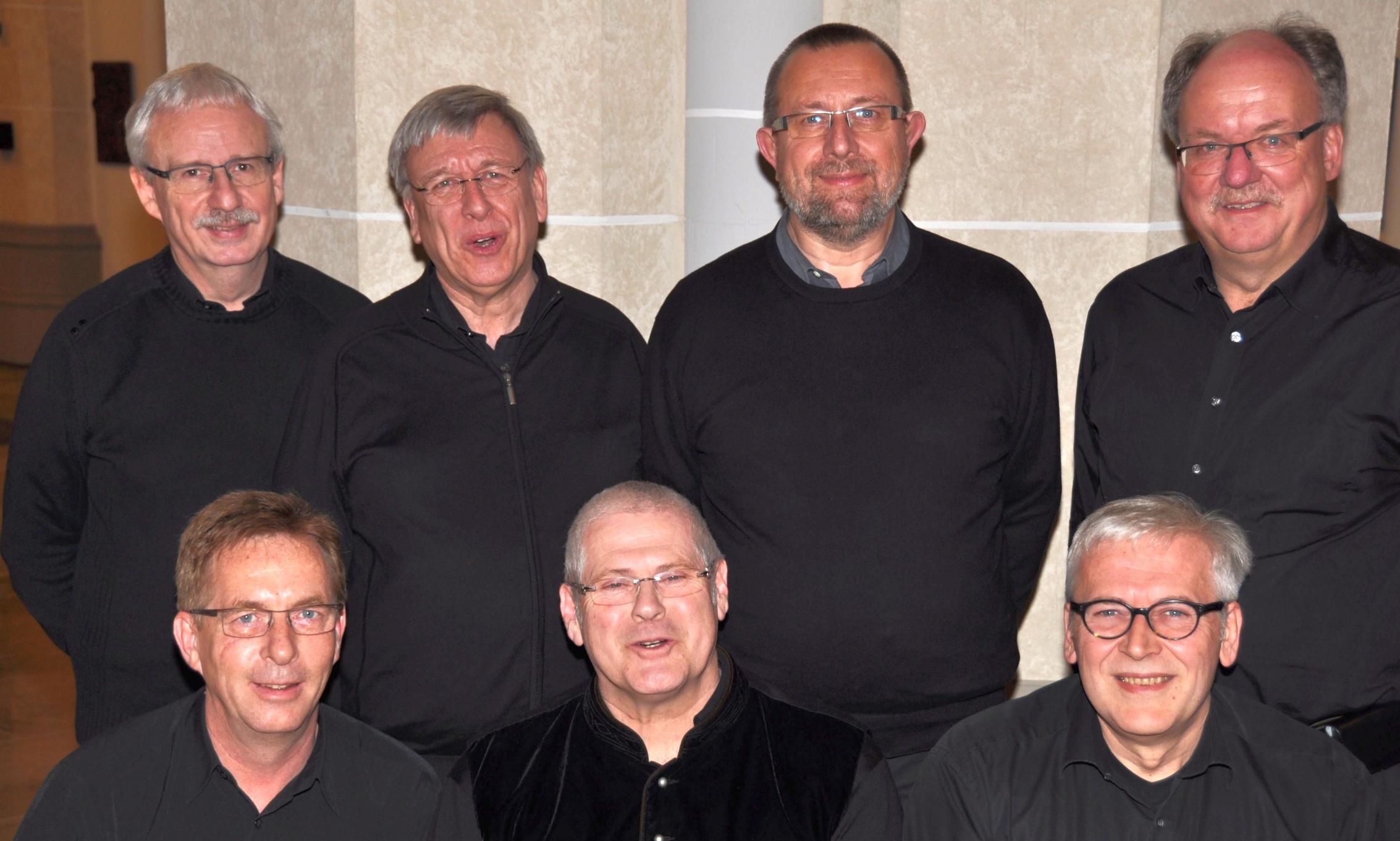 Das kölsch-katholischen Ensemble wird von Pfarrer Harald Josephs geleitet