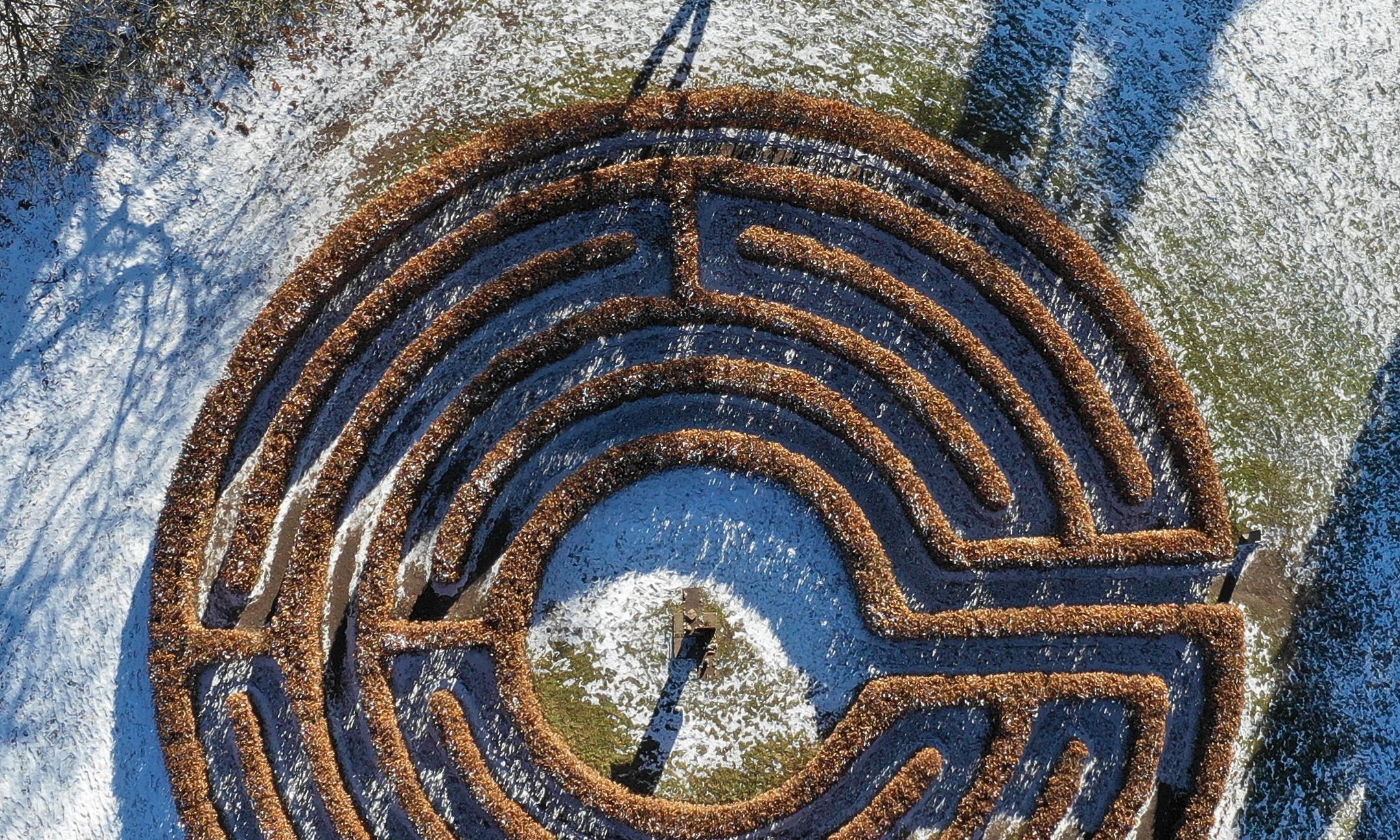 Ein besonderer Ort stellt auch das Labyrinth im Kloster Steinfeld dar. (c) Bistum Aachen, Andreas Steindl Ein besonderer Ort stellt auch das Labyrinth im Kloster Steinfeld dar.