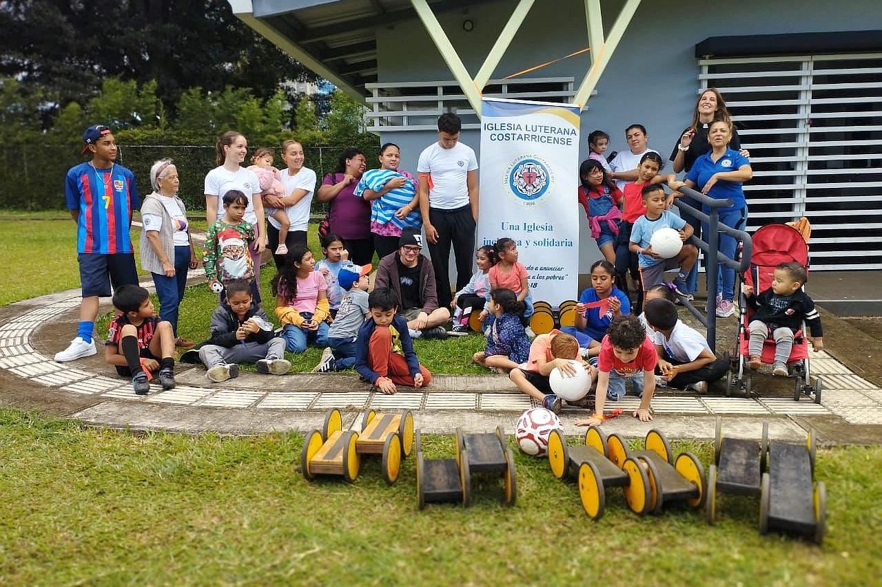 Freiwillige sind schwerpunktmäßig an der Planung und Durchführung von Schulworkshops beteiligt.