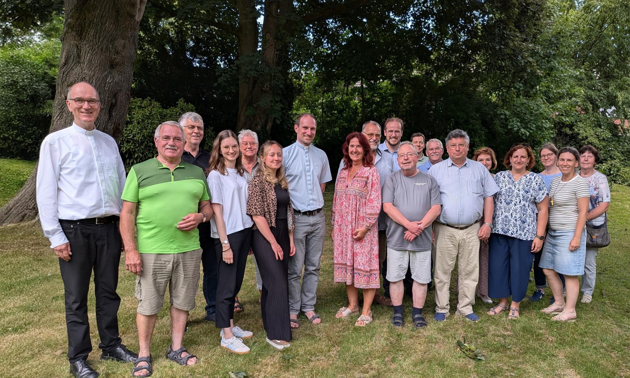 In Rahmen seiner Visitation traf sich Weihbischof Karl Borsch mit verschiedenen St. Matthias-Bruderschaften (SMB) aus dem Bezirk Schwalm-Niers zusammen