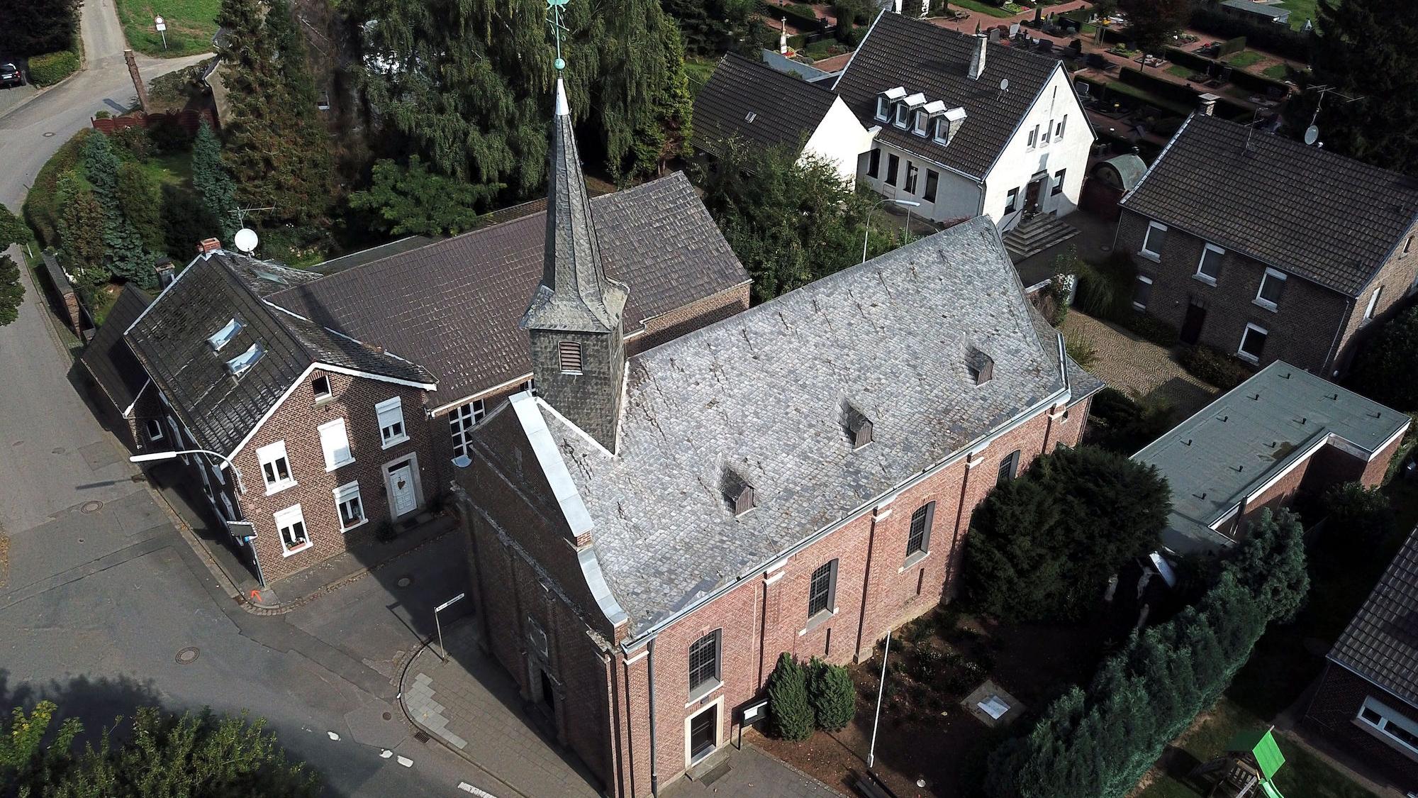 Die Wallfahrtskirche St. Georg aus der Vogelperspektive.