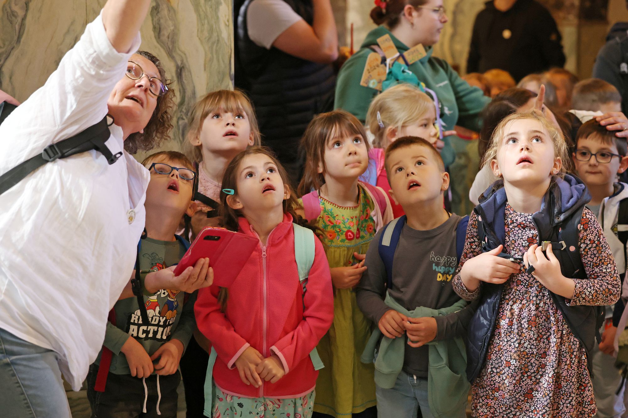 Es gibt so viel Spannendes zu entdecken beim Pilgern. Übrigens: Jedes Jahr pilgern mehr als 1500 Kinder zum Aachener Dom. Dazu lädt das Bistum Aachen ein.
