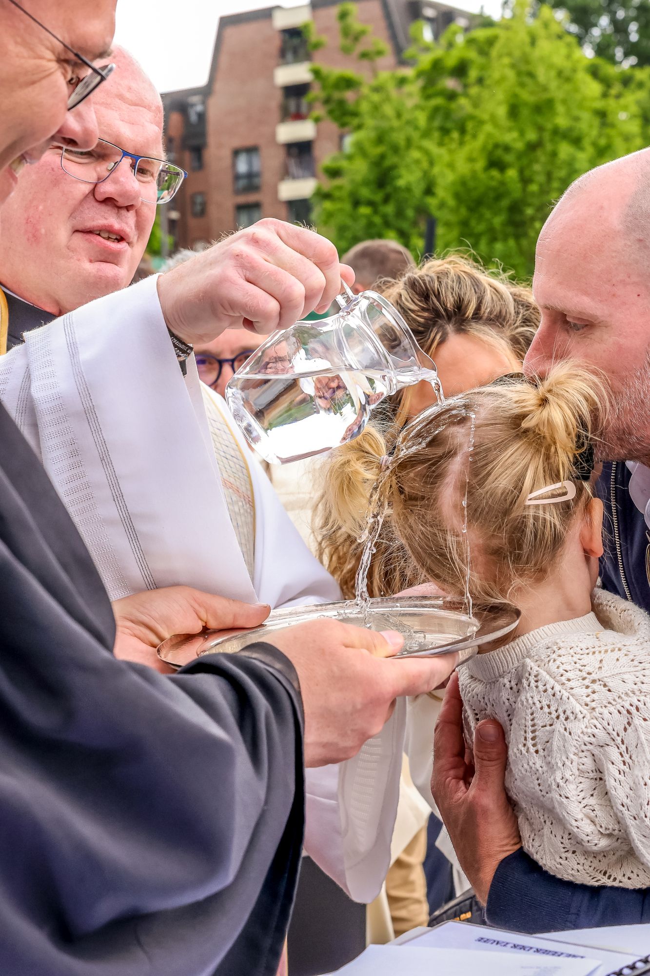 Beim ersten Ökumenischen Tauffest 2024 haben Katholiken und Protestanten zusammen gefeiert.