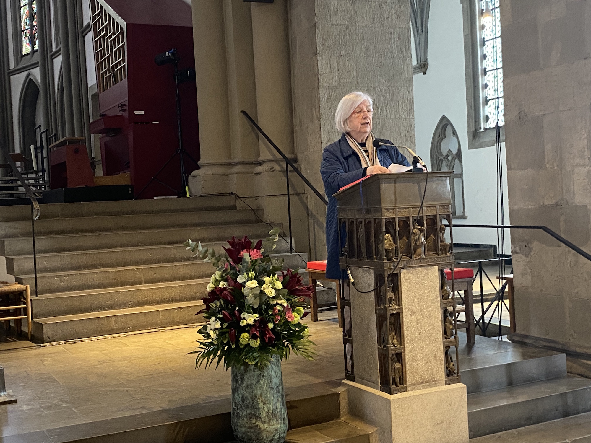 Burga Gripekoven predigte am Tag der Predigerinnen in der Münster-Basilika Mönchengladbach.