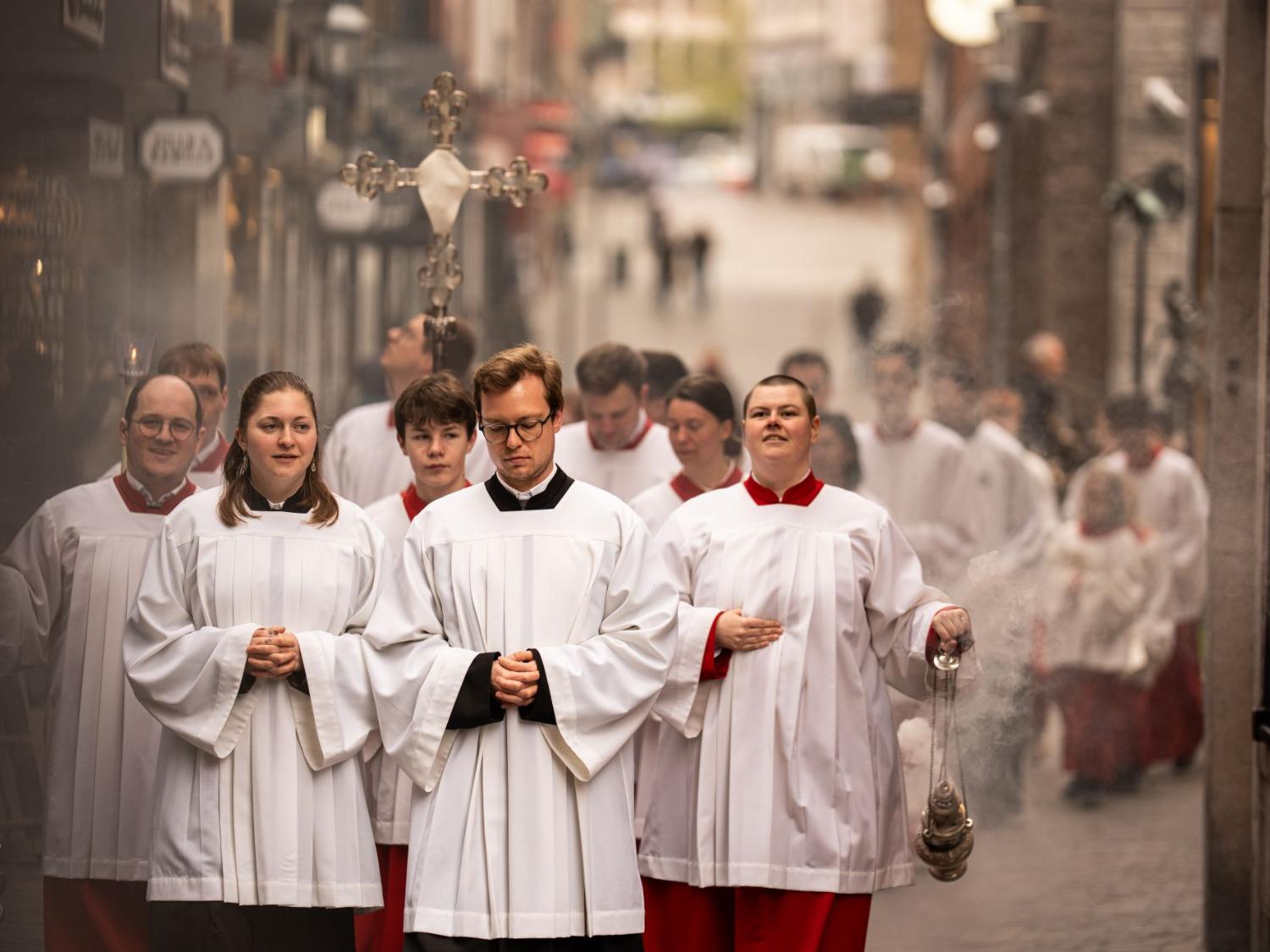 Aus der kleinen Familie wird die große Gemeinschaft