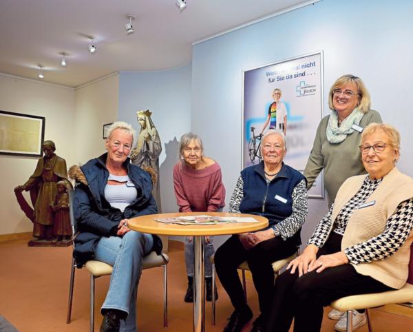 Das Team: (von links) Angelika Wutke, Monika Nießen, Inge Willms, Bettina Speen und Agnes  Simon.