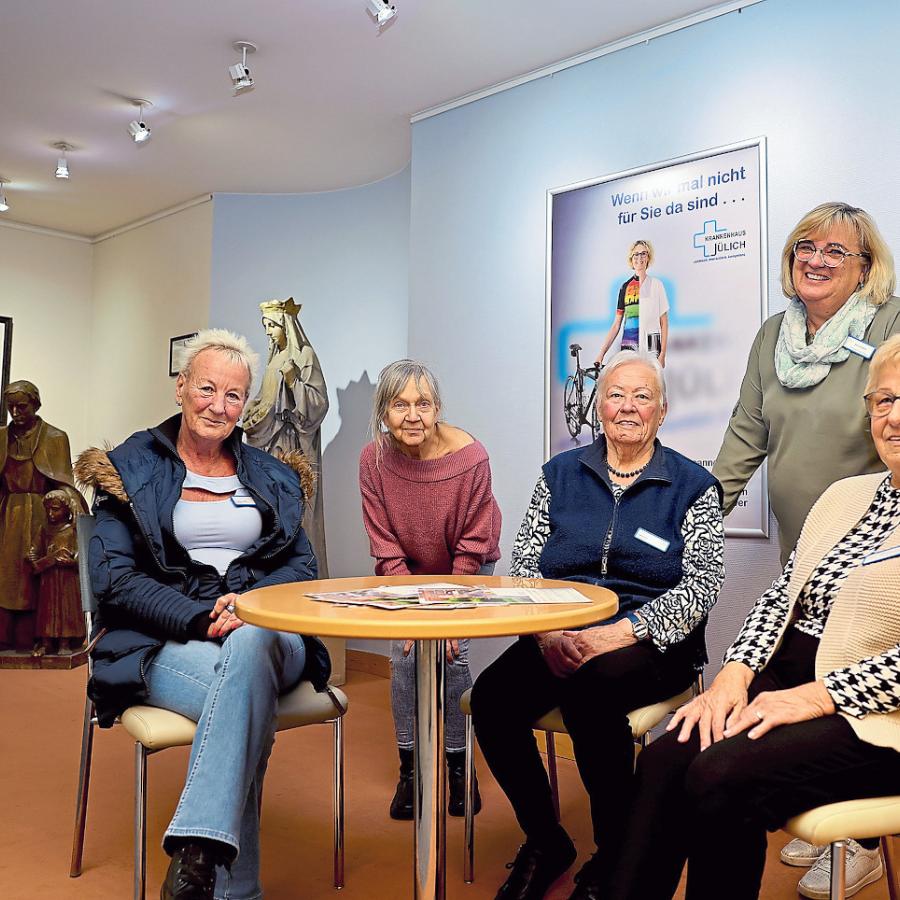 Das Team: (von links) Angelika Wutke, Monika Nießen, Inge Willms, Bettina Speen und Agnes  Simon.